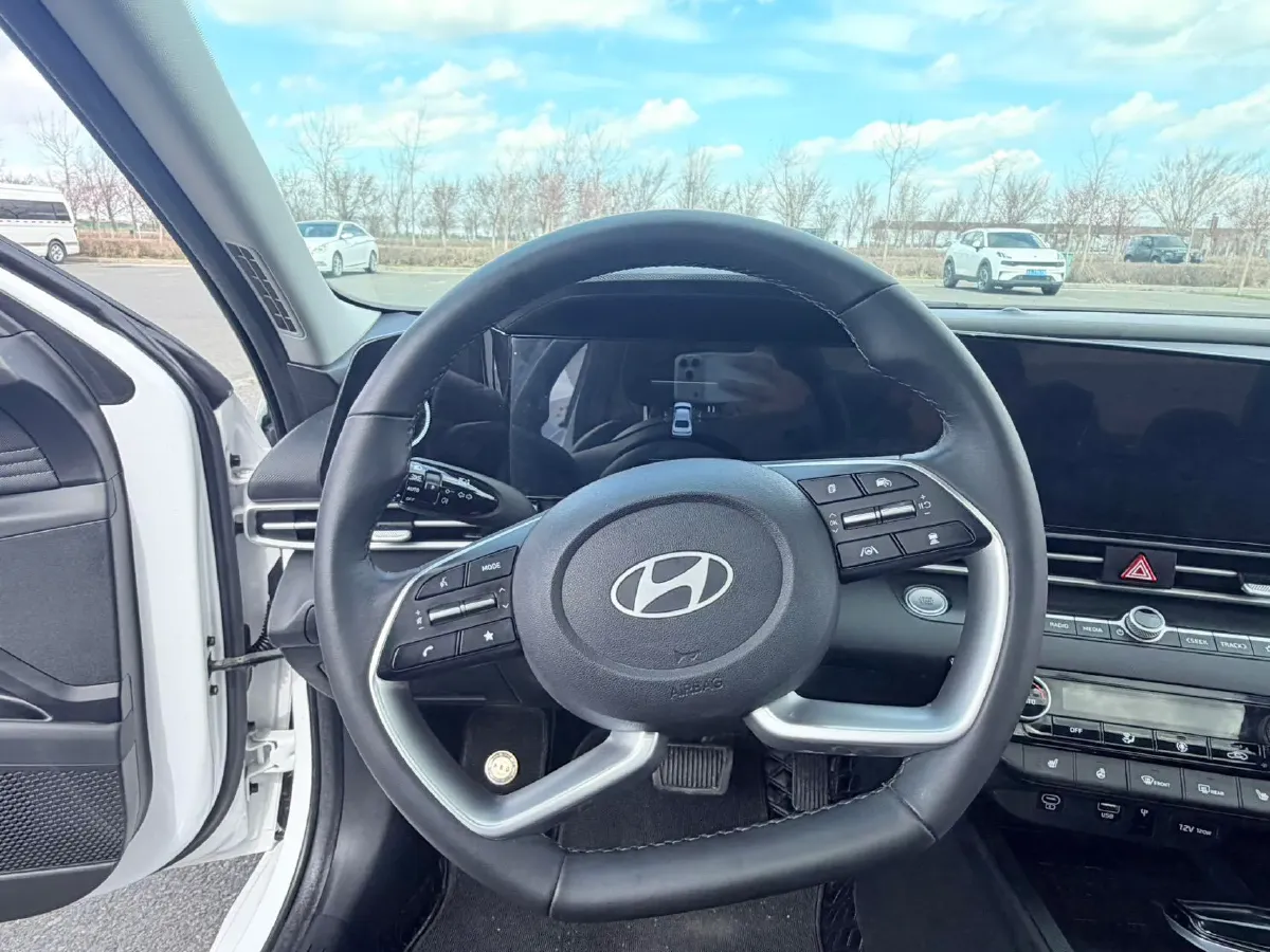 2023 Hyundai Elantra 1.5L 115HP L4 CVT,autocango,china used car exporter,china ev exporter,chinese used car exporter,chinese used ev exporter