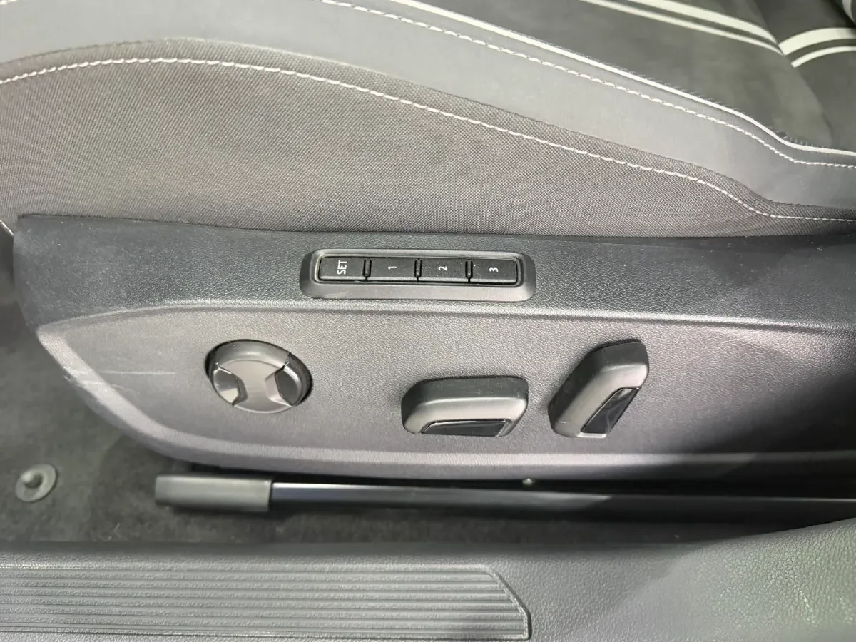 2021 Volkswagen Golf 1.4T 150HP L4 7DCT,autocango,china used car exporter,china ev exporter,chinese used car exporter,chinese used ev exporter