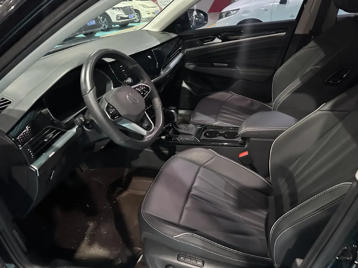 2024 Volkswagen Passat 2.0T 220HP L4 7DCT,autocango,china used car exporter,china ev exporter,chinese used car exporter,chinese used ev exporter