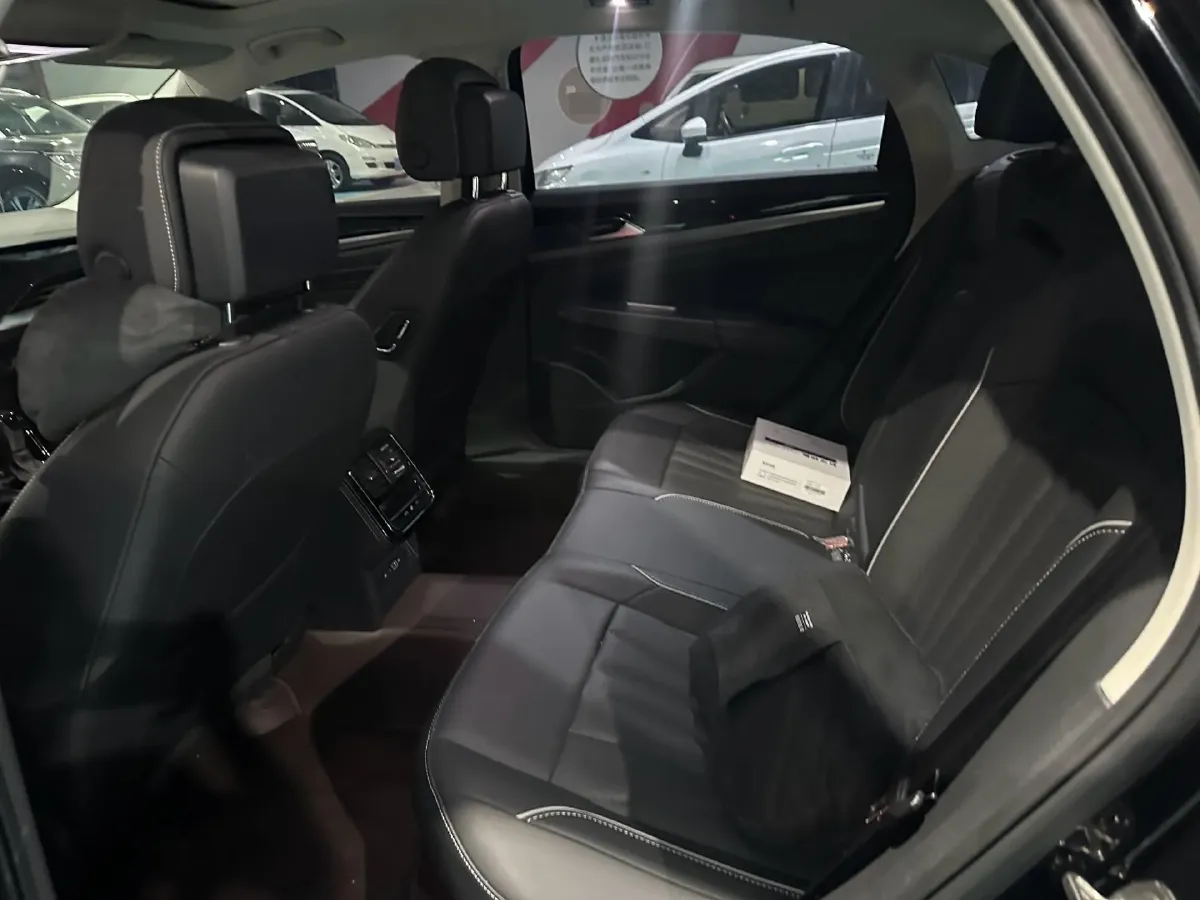 2024 Volkswagen Passat 2.0T 220HP L4 7DCT,autocango,china used car exporter,china ev exporter,chinese used car exporter,chinese used ev exporter