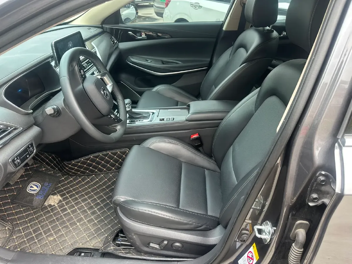 2021 ChangAn Raeton CC 1.5T 180HP L4 7DCT,autocango,china used car exporter,china ev exporter,chinese used car exporter,chinese used ev exporter