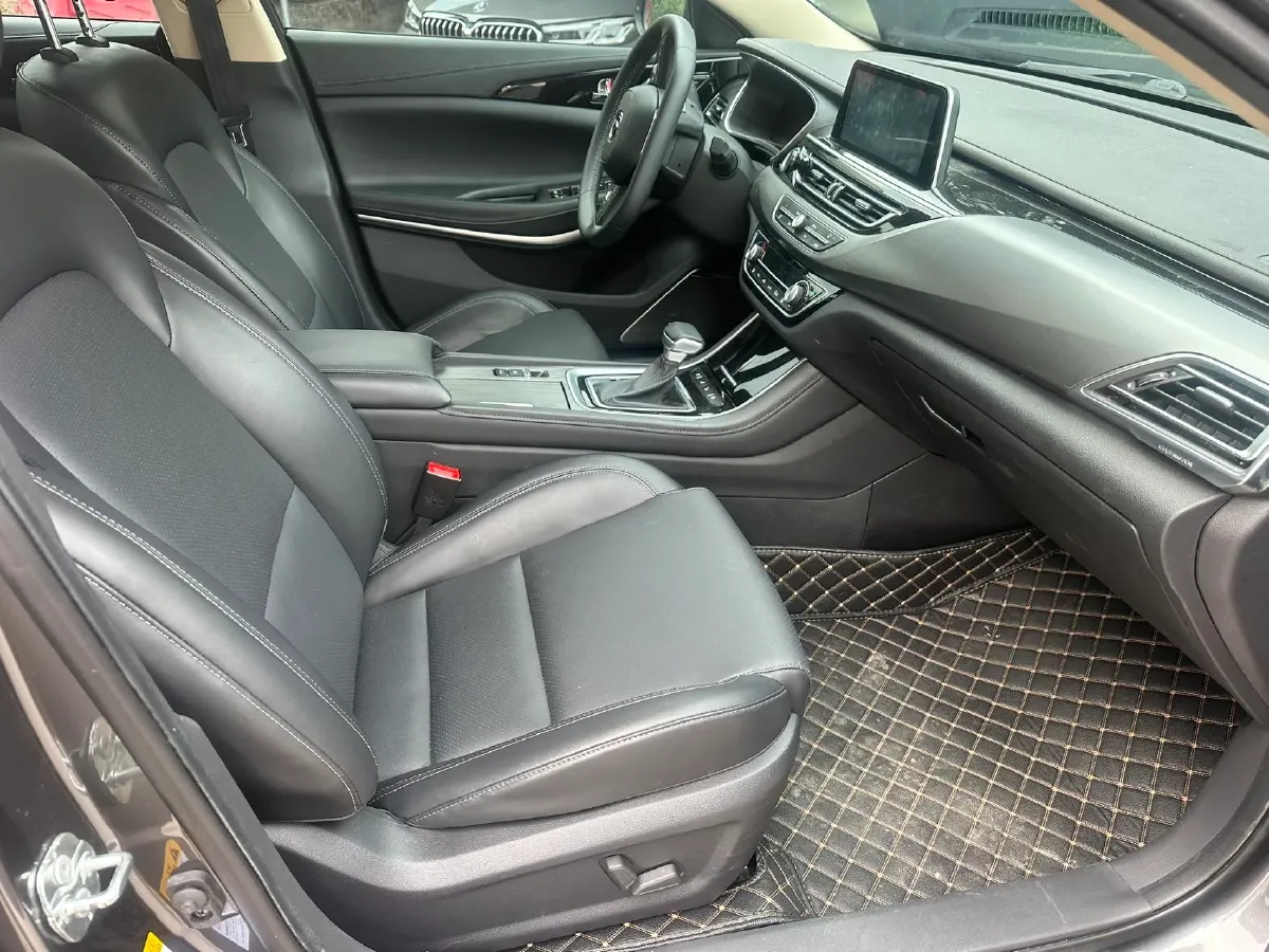 2021 ChangAn Raeton CC 1.5T 180HP L4 7DCT,autocango,china used car exporter,china ev exporter,chinese used car exporter,chinese used ev exporter