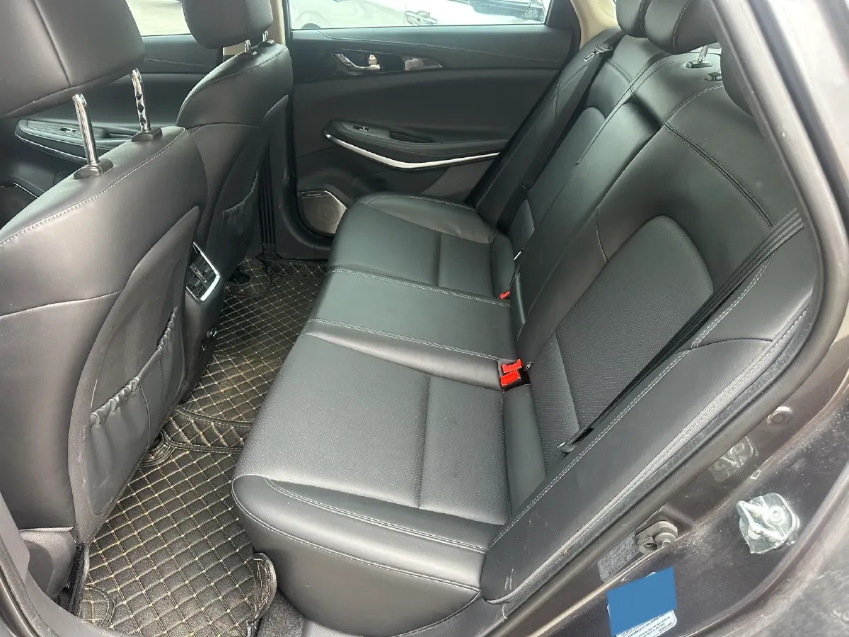 2021 ChangAn Raeton CC 1.5T 180HP L4 7DCT,autocango,china used car exporter,china ev exporter,chinese used car exporter,chinese used ev exporter