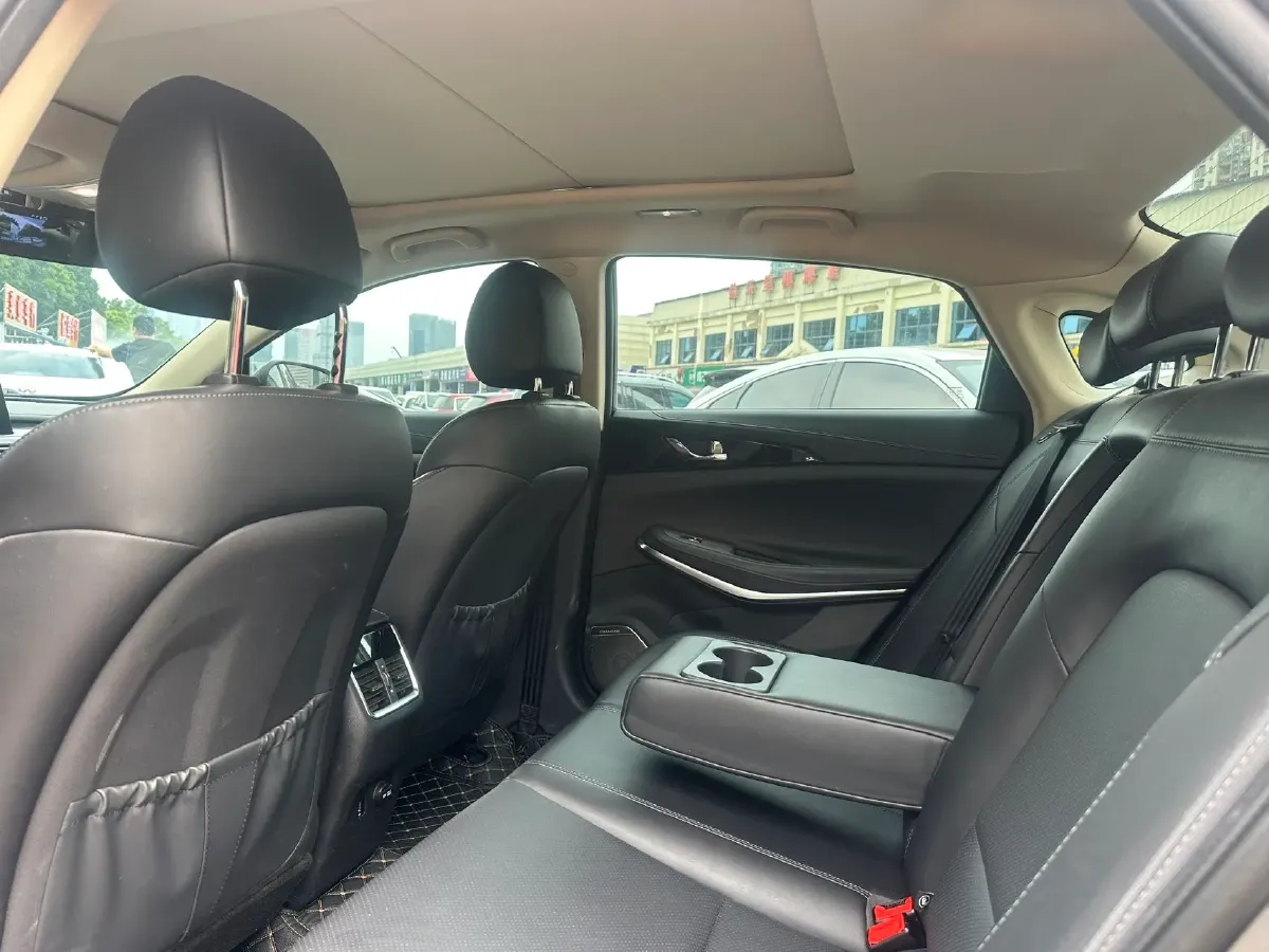 2021 ChangAn Raeton CC 1.5T 180HP L4 7DCT,autocango,china used car exporter,china ev exporter,chinese used car exporter,chinese used ev exporter