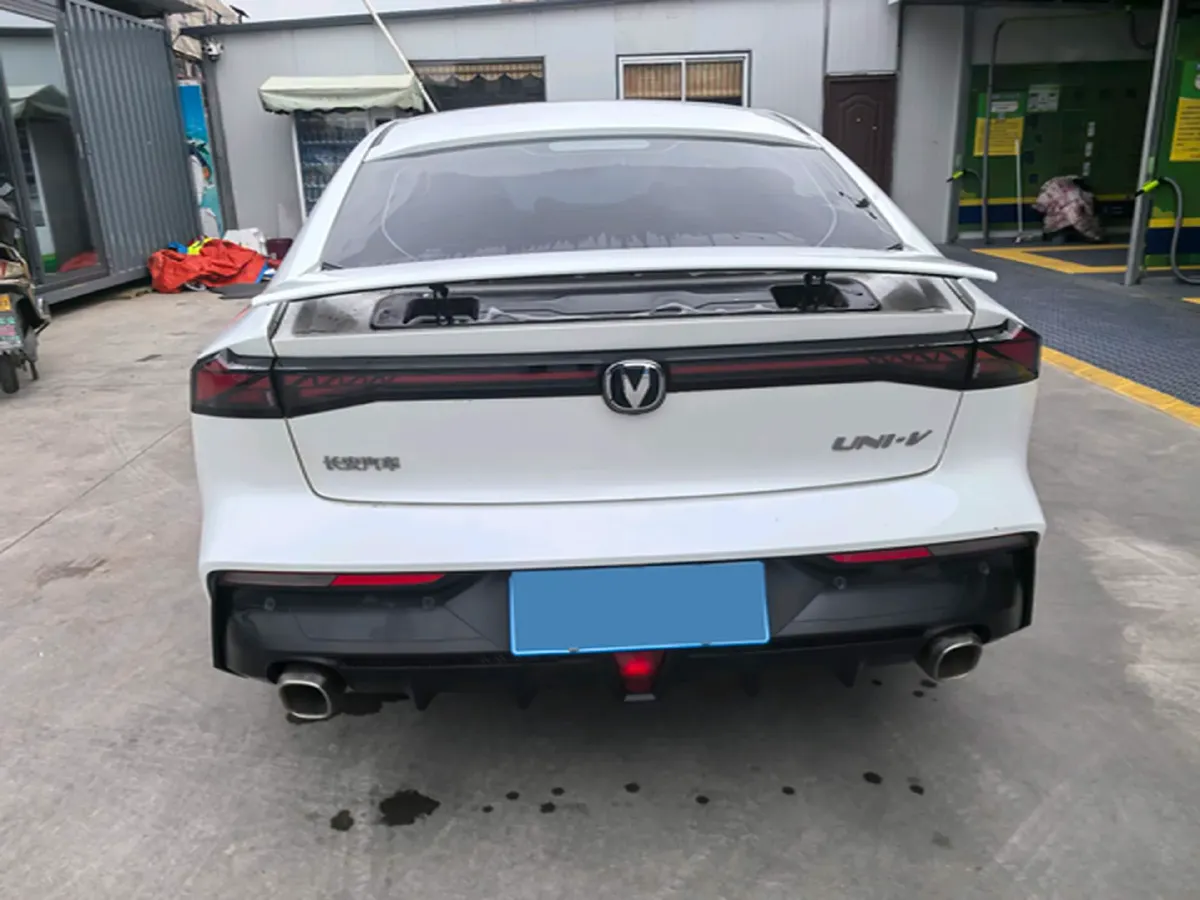 2024 ChangAn UNI-V 1.5T 188HP L4 7DCT,autocango,china used car exporter,china ev exporter,chinese used car exporter,chinese used ev exporter