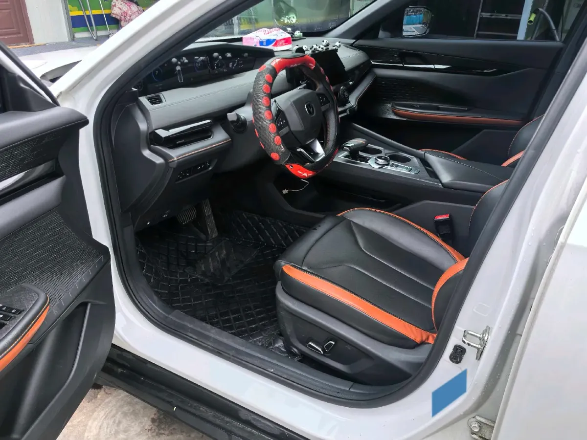 2024 ChangAn UNI-V 1.5T 188HP L4 7DCT,autocango,china used car exporter,china ev exporter,chinese used car exporter,chinese used ev exporter