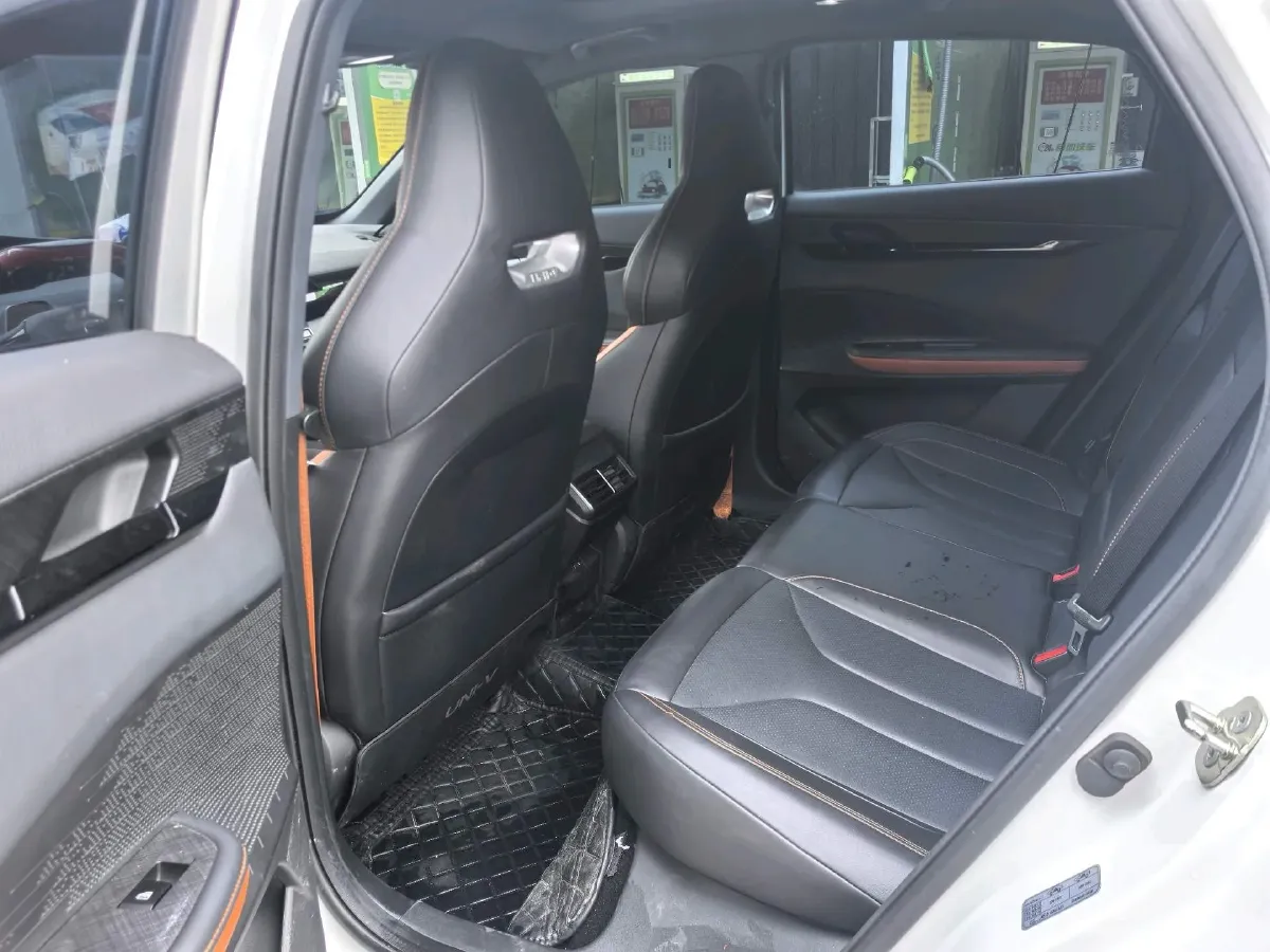 2024 ChangAn UNI-V 1.5T 188HP L4 7DCT,autocango,china used car exporter,china ev exporter,chinese used car exporter,chinese used ev exporter