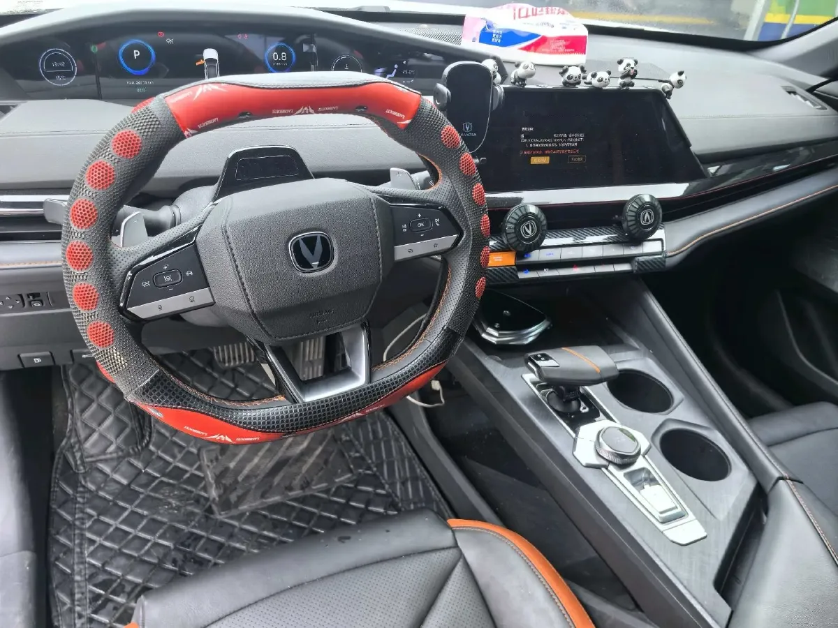 2024 ChangAn UNI-V 1.5T 188HP L4 7DCT,autocango,china used car exporter,china ev exporter,chinese used car exporter,chinese used ev exporter