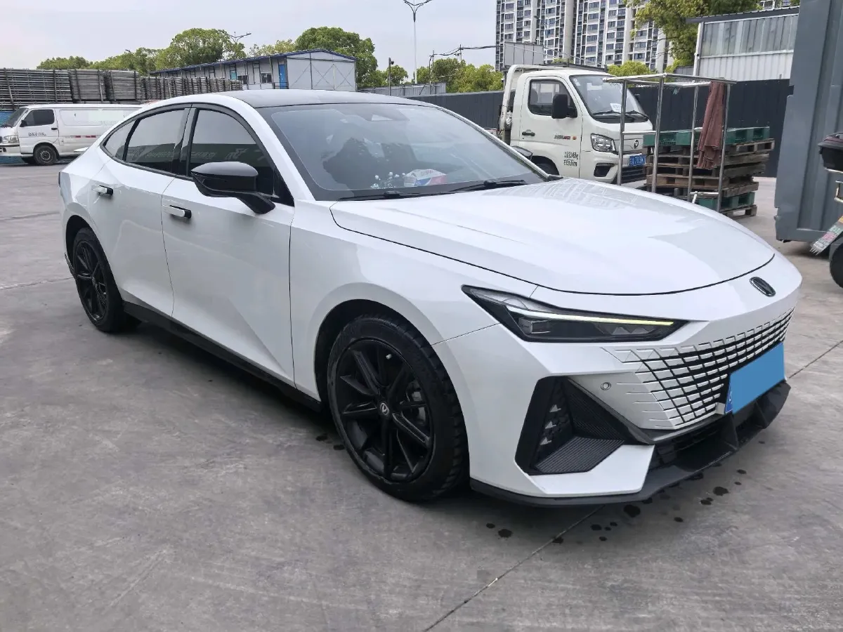 2024 ChangAn UNI-V 1.5T 188HP L4 7DCT,autocango,china used car exporter,china ev exporter,chinese used car exporter,chinese used ev exporter