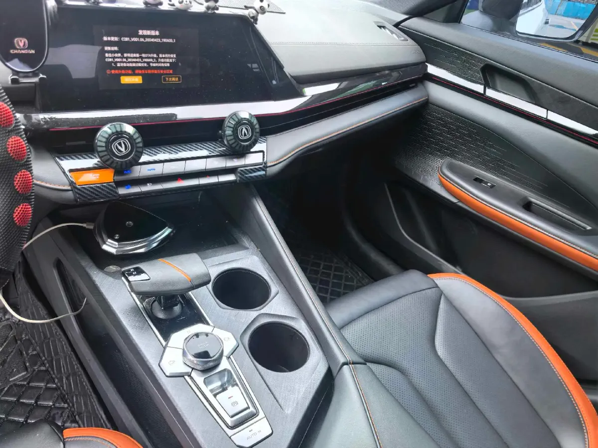 2024 ChangAn UNI-V 1.5T 188HP L4 7DCT,autocango,china used car exporter,china ev exporter,chinese used car exporter,chinese used ev exporter