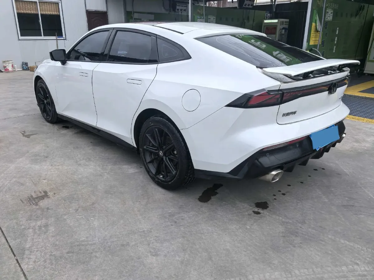 2024 ChangAn UNI-V 1.5T 188HP L4 7DCT,autocango,china used car exporter,china ev exporter,chinese used car exporter,chinese used ev exporter