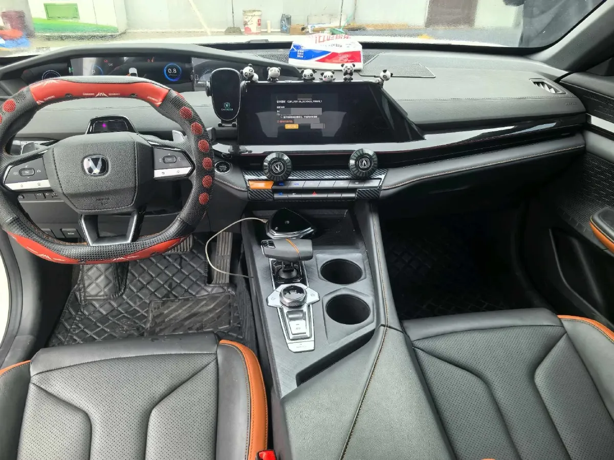 2024 ChangAn UNI-V 1.5T 188HP L4 7DCT,autocango,china used car exporter,china ev exporter,chinese used car exporter,chinese used ev exporter