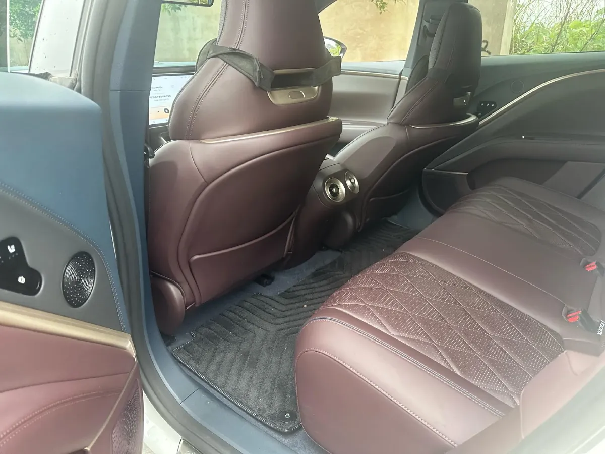 2025 Avatr 11 1.5T 156HP L4 REEV 39.05KWH,autocango,china used car exporter,china ev exporter,chinese used car exporter,chinese used ev exporter