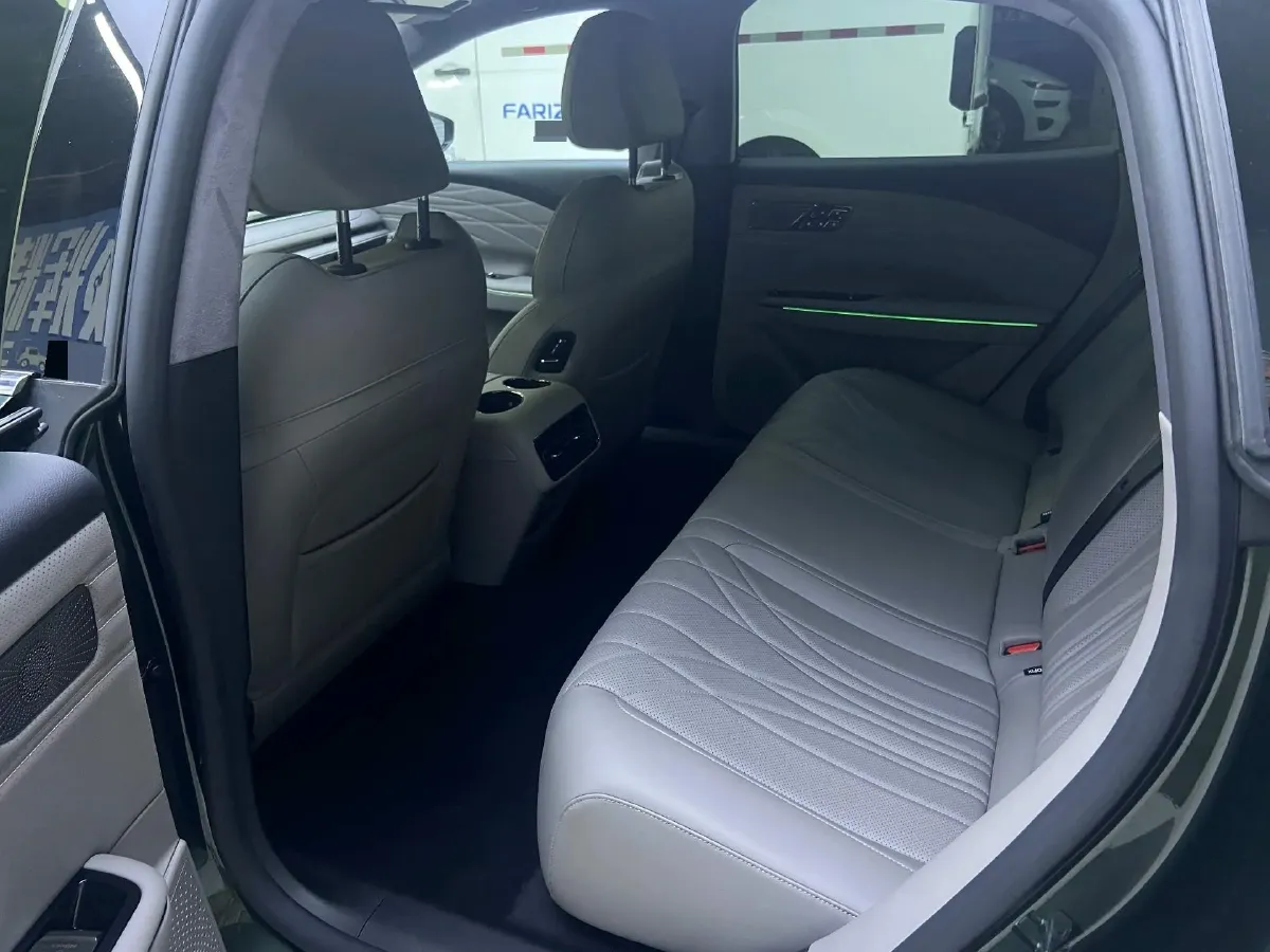 2025 Geely Galaxy Starshine 8 1.5L 112HP L4 1DHT PHEV,autocango,china used car exporter,china ev exporter,chinese used car exporter,chinese used ev exporter