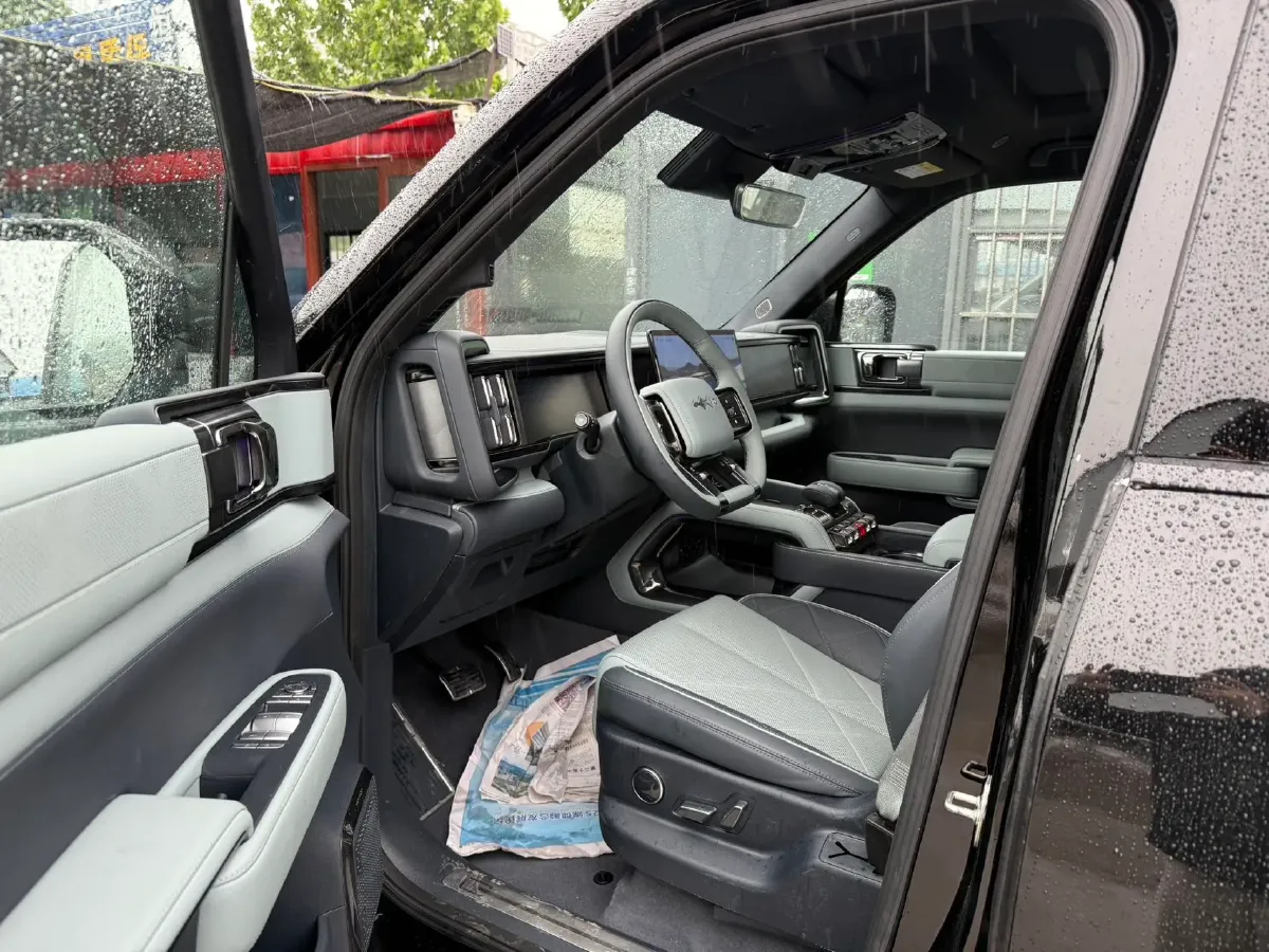 2024 FangChengBao Bao 5 1.5T 194HP L4 E-CVT PHEV 31.8KWH,autocango,china used car exporter,china ev exporter,chinese used car exporter,chinese used ev exporter