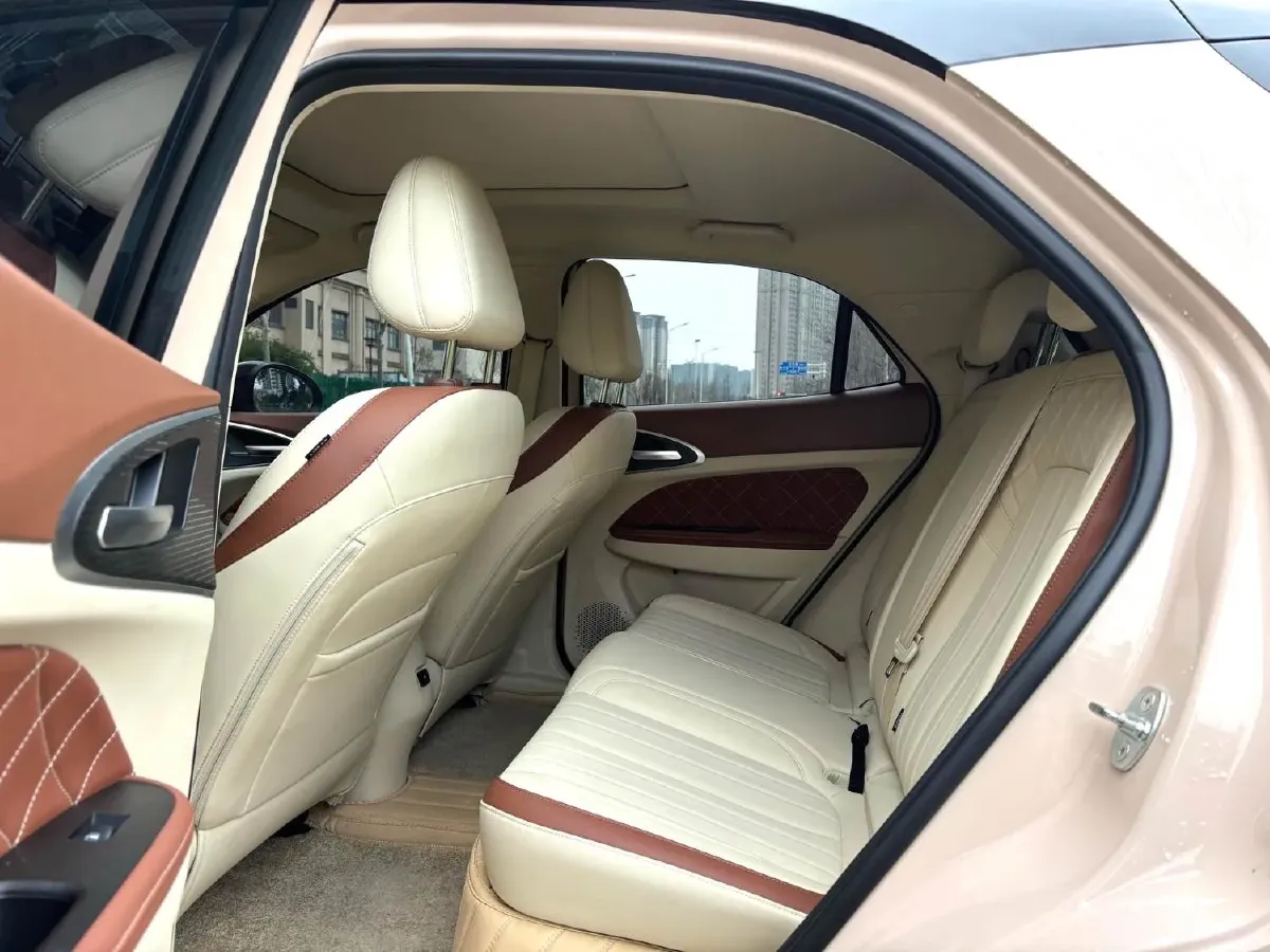 2022 ChangAn CS75 Plus 1.5T 178HP L4 6AT,autocango,china used car exporter,china ev exporter,chinese used car exporter,chinese used ev exporter