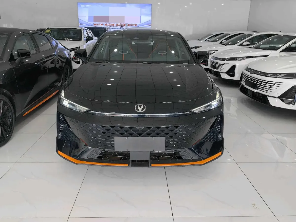 2024 ChangAn UNI-V 1.5T 188HP L4 7DCT,autocango,china used car exporter,china ev exporter,chinese used car exporter,chinese used ev exporter