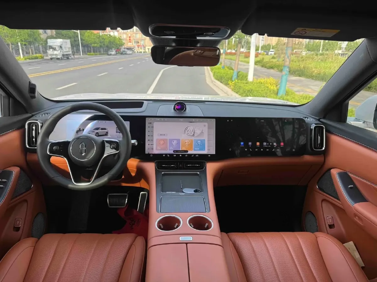 2025 AITO AITO M8 REEV 160HP REEV 53.4KWH,autocango,china used car exporter,china ev exporter,chinese used car exporter,chinese used ev exporter