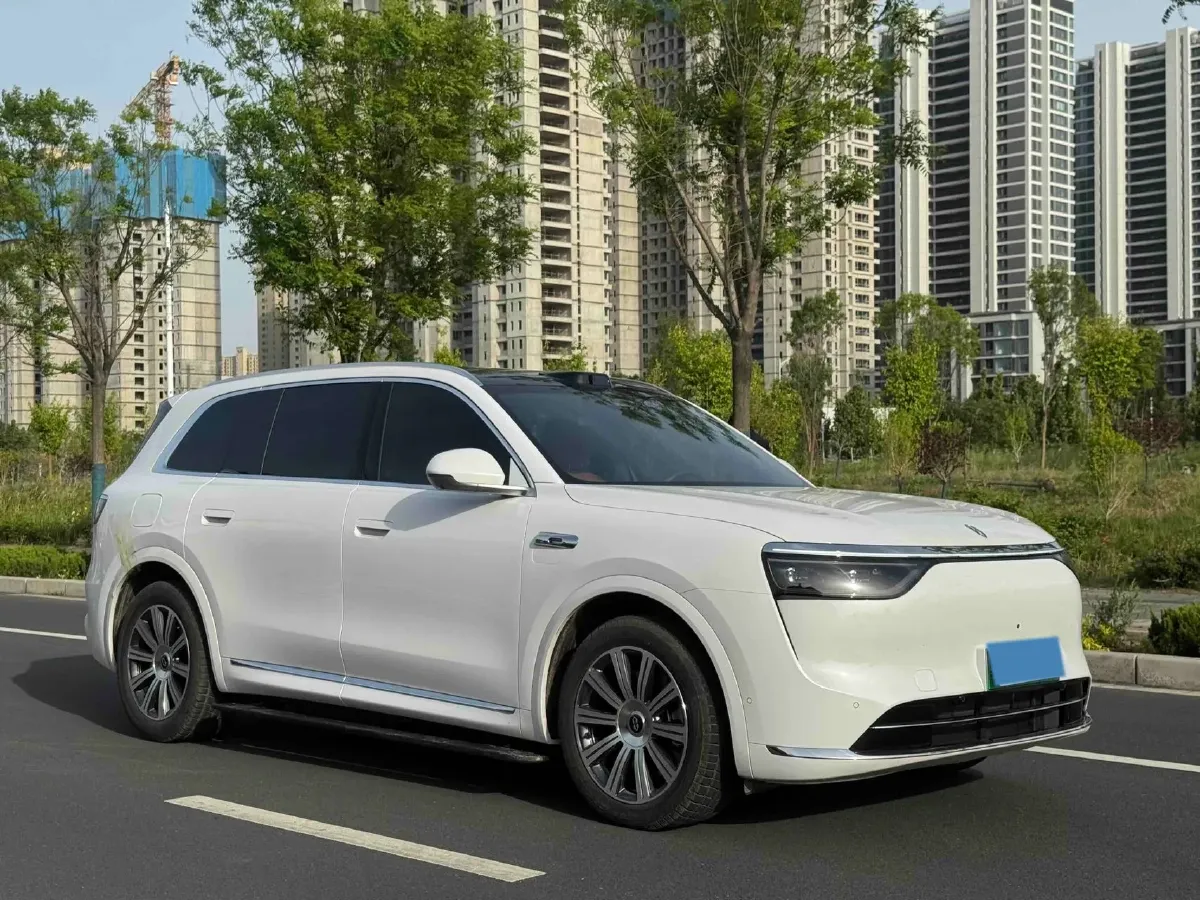 2025 AITO AITO M8 REEV 160HP REEV 53.4KWH,autocango,china used car exporter,china ev exporter,chinese used car exporter,chinese used ev exporter