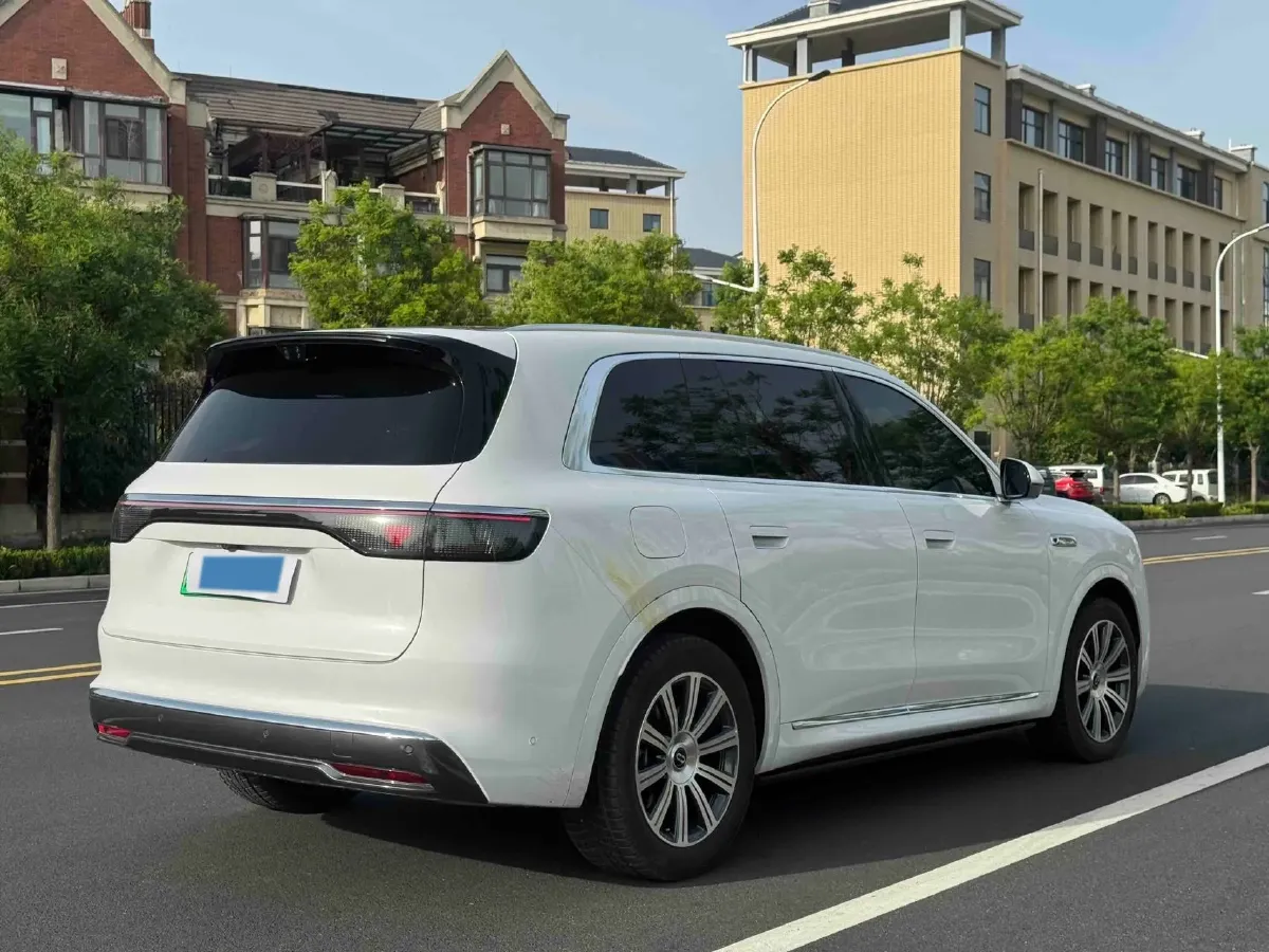 2025 AITO AITO M8 REEV 160HP REEV 53.4KWH,autocango,china used car exporter,china ev exporter,chinese used car exporter,chinese used ev exporter