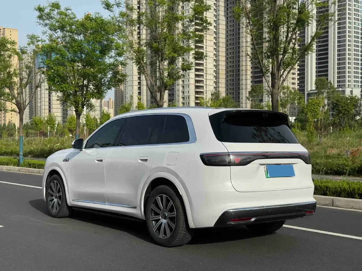 2025 AITO AITO M8 REEV 160HP REEV 53.4KWH,autocango,china used car exporter,china ev exporter,chinese used car exporter,chinese used ev exporter