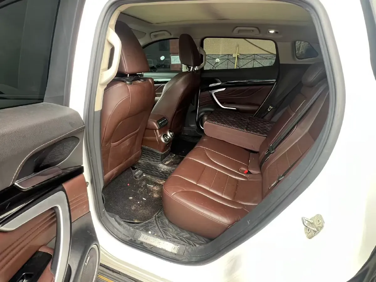 2017 WEY VV7 2.0T 234HP L4 7DCT,autocango,china used car exporter,china ev exporter,chinese used car exporter,chinese used ev exporter