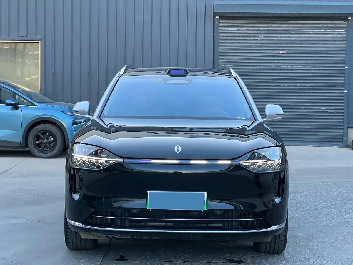 2025 AITO AITO M9 REEV 160HP REEV 52KWH,autocango,china used car exporter,china ev exporter,chinese used car exporter,chinese used ev exporter
