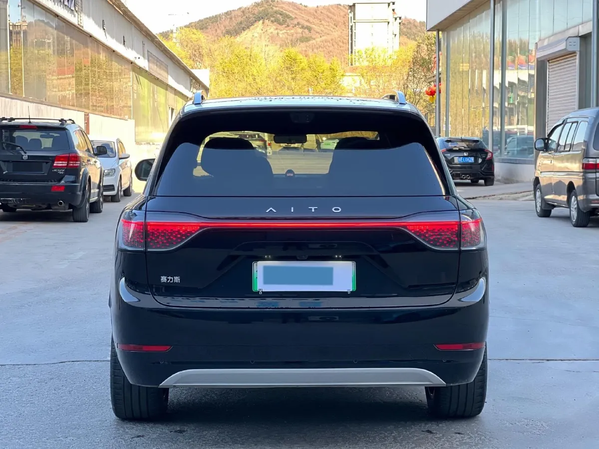 2025 AITO AITO M9 REEV 160HP REEV 52KWH,autocango,china used car exporter,china ev exporter,chinese used car exporter,chinese used ev exporter