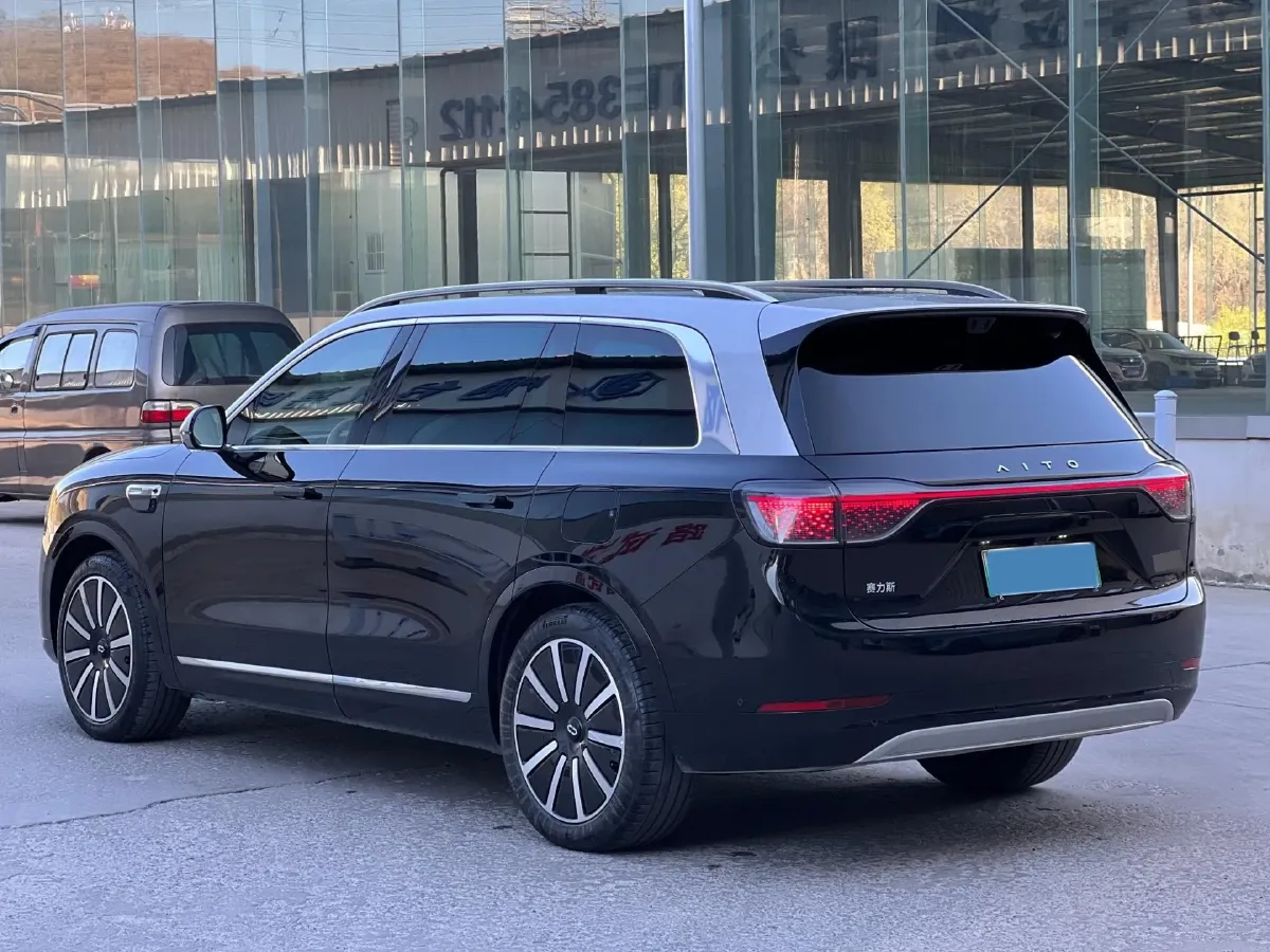 2025 AITO AITO M9 REEV 160HP REEV 52KWH,autocango,china used car exporter,china ev exporter,chinese used car exporter,chinese used ev exporter