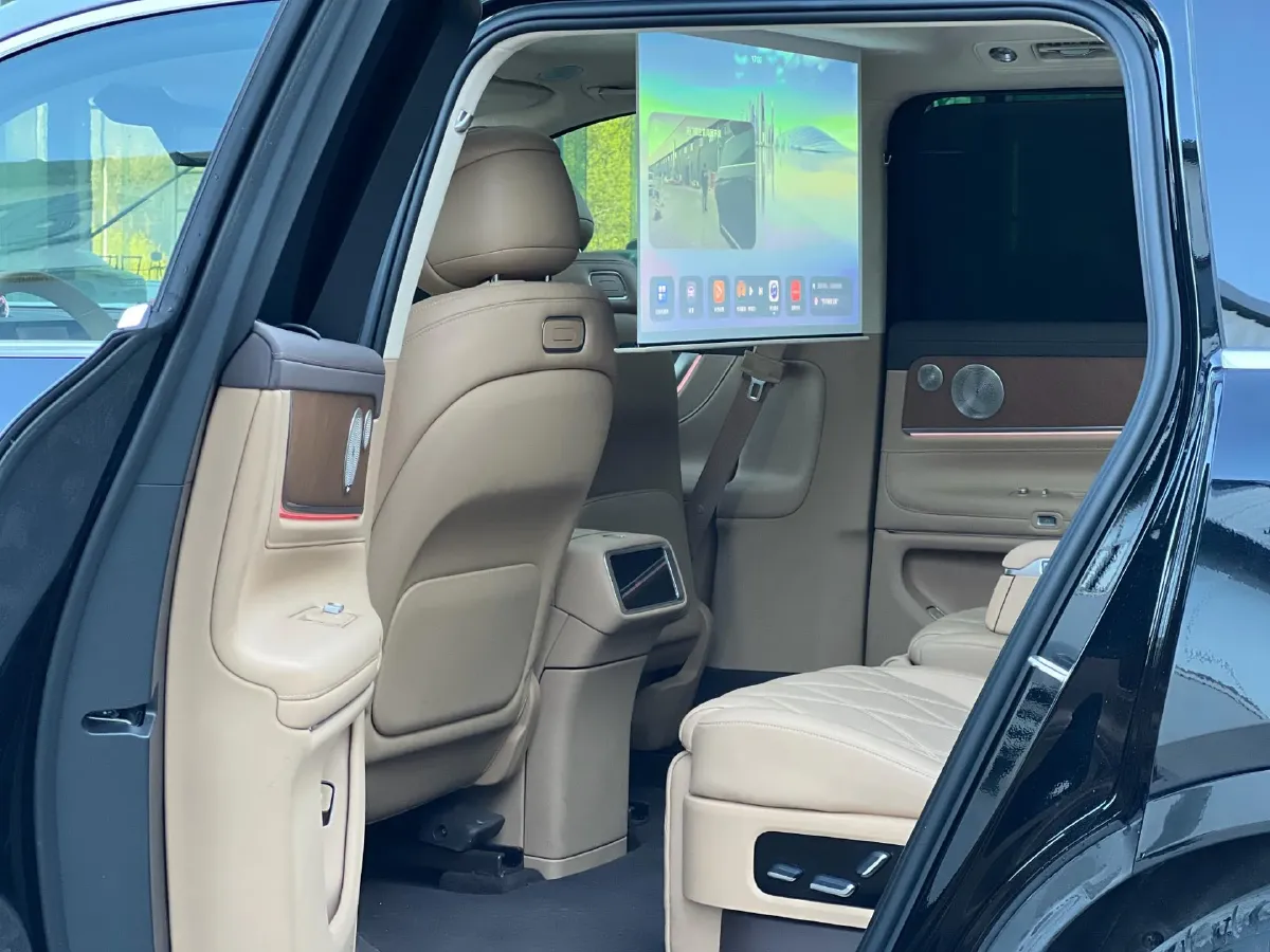 2025 AITO AITO M9 REEV 160HP REEV 52KWH,autocango,china used car exporter,china ev exporter,chinese used car exporter,chinese used ev exporter