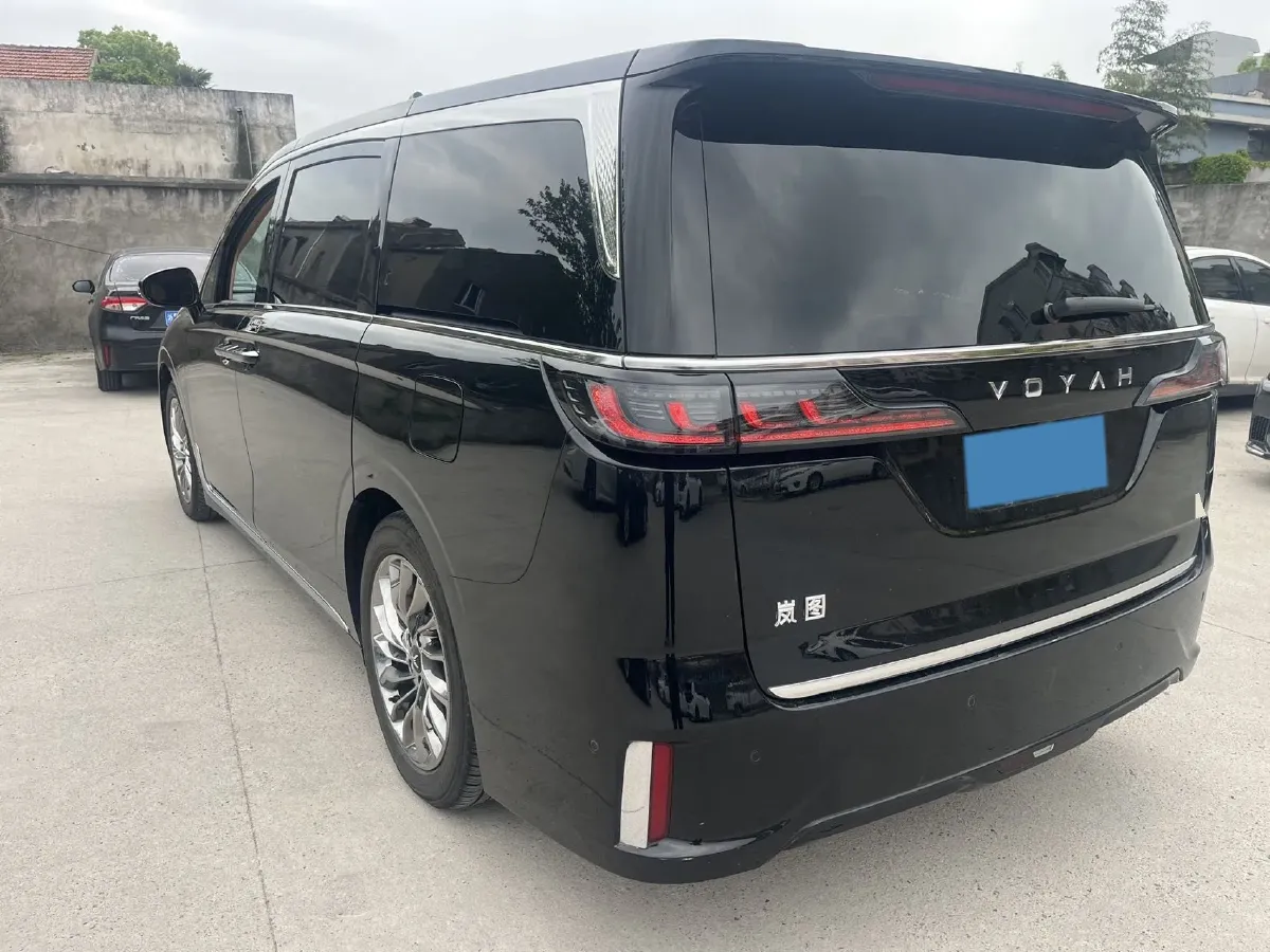 2022 Voyah Dream 1.5T 136HP L4 PHEV 25.57KWH,autocango,china used car exporter,china ev exporter,chinese used car exporter,chinese used ev exporter