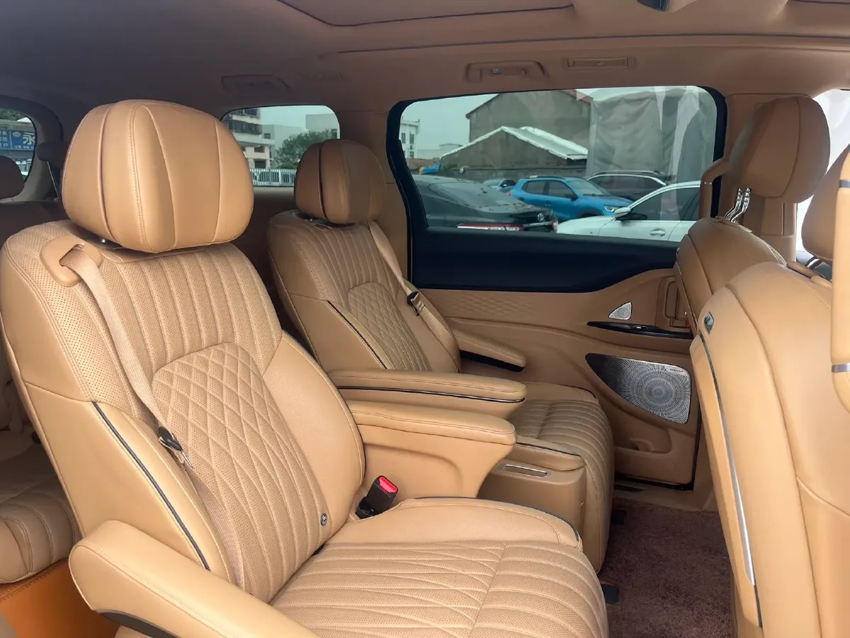 2022 Voyah Dream 1.5T 136HP L4 PHEV 25.57KWH,autocango,china used car exporter,china ev exporter,chinese used car exporter,chinese used ev exporter