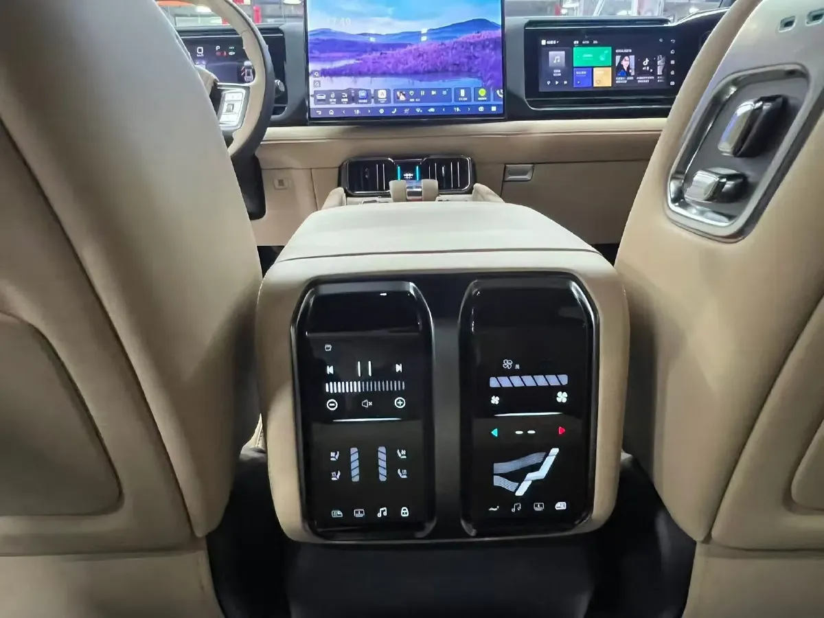 2025 FangChengBao Bao 8 2.0T 245HP L4 E-CVT PHEV 36.8KWH,autocango,china used car exporter,china ev exporter,chinese used car exporter,chinese used ev exporter