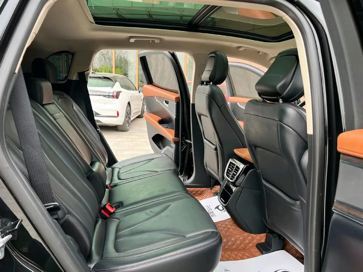 2021 Lincoln Nautilus 2.0T 245HP L4 8AT,autocango,china used car exporter,china ev exporter,chinese used car exporter,chinese used ev exporter