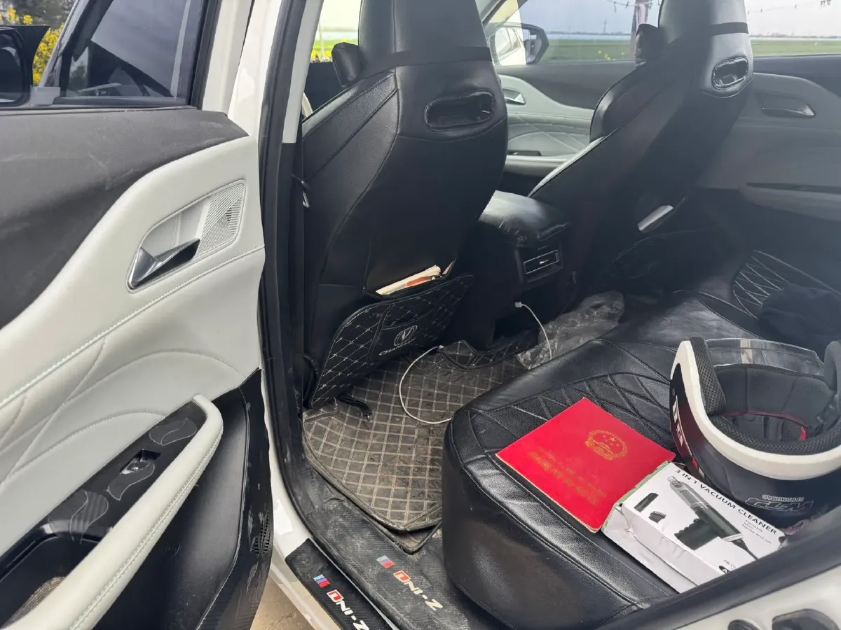 2024 ChangAn UNI-Z 1.5L 98HP L4 E-CVT PHEV 18.4KWH,autocango,china used car exporter,china ev exporter,chinese used car exporter,chinese used ev exporter