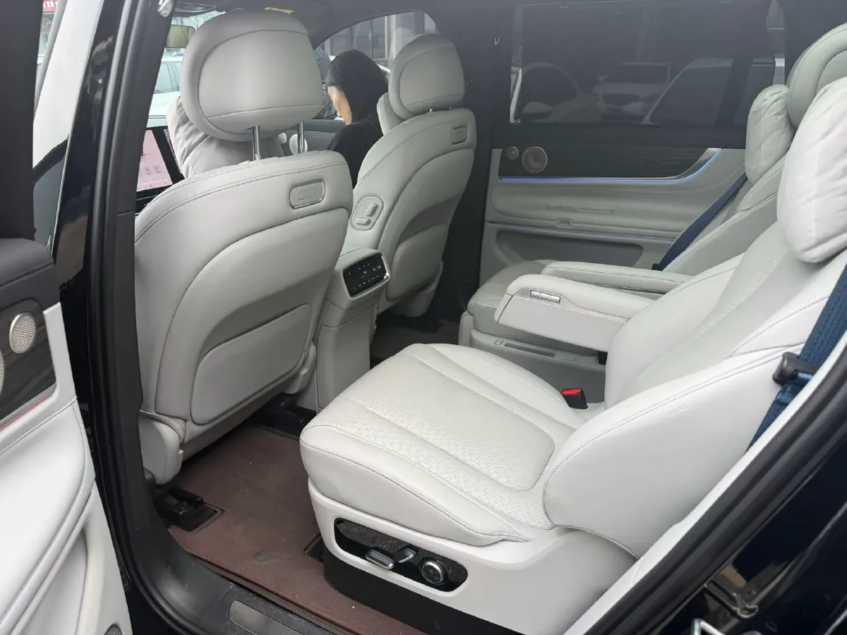 2024 AITO AITO M9 1.5T 152HP L4 REEV 42KWH,autocango,china used car exporter,china ev exporter,chinese used car exporter,chinese used ev exporter