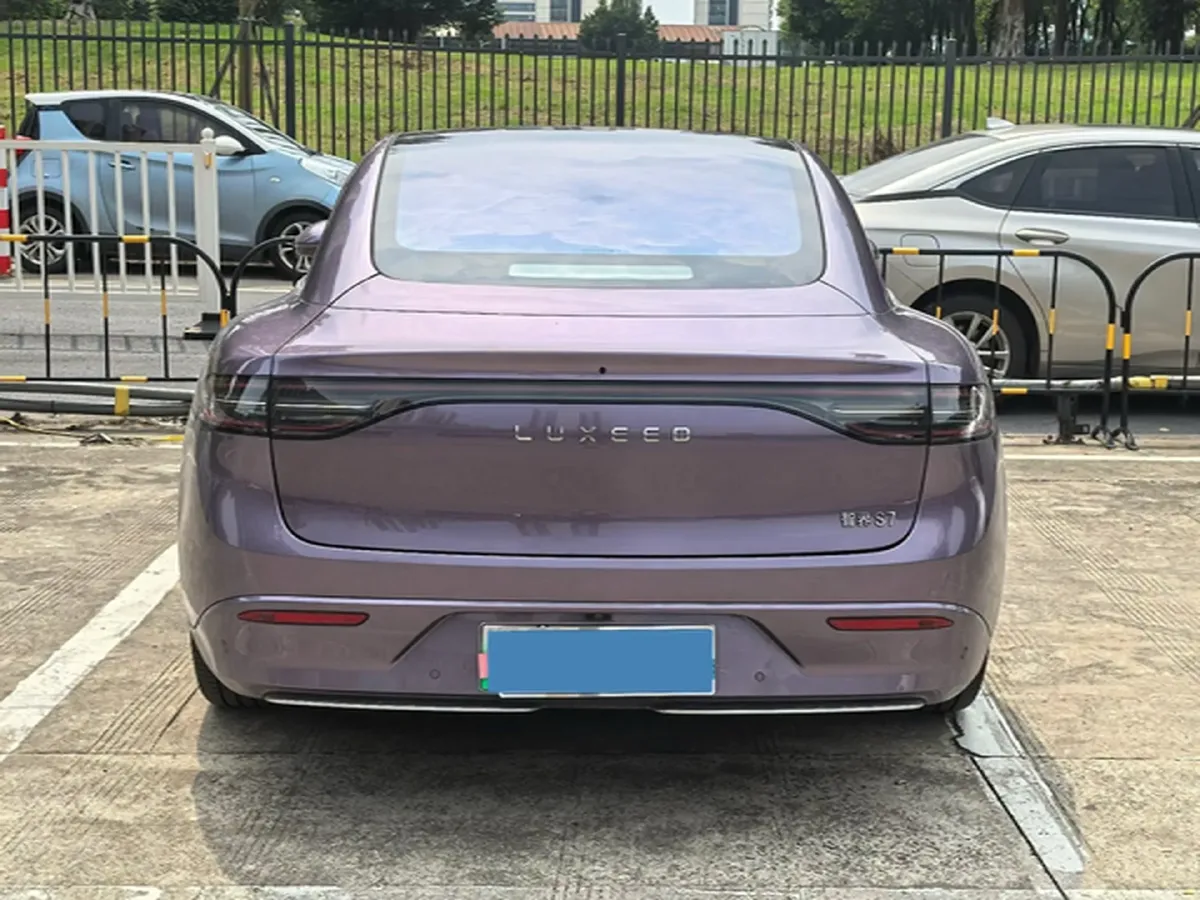 2025 Luxeed S7 BEV 100KWH,autocango,china used car exporter,china ev exporter,chinese used car exporter,chinese used ev exporter