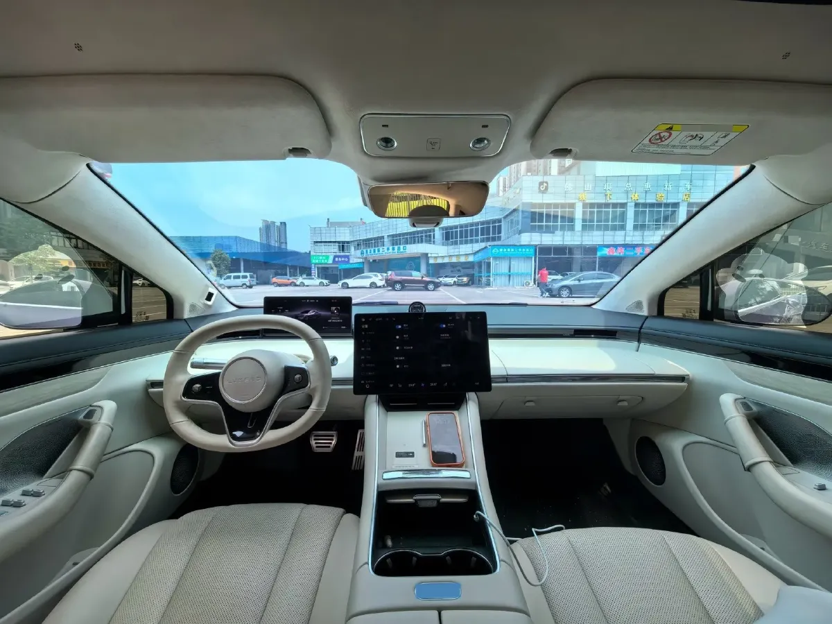 2025 Luxeed S7 BEV 100KWH,autocango,china used car exporter,china ev exporter,chinese used car exporter,chinese used ev exporter