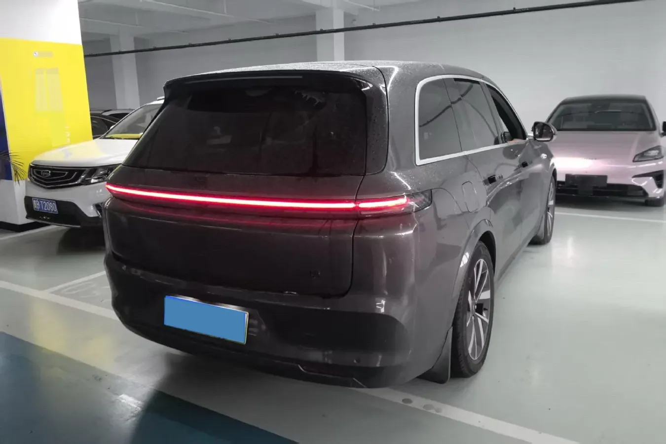 2023 Li L8 Range Extended 154HP REEV 40.9KWH,autocango,china used car exporter,china ev exporter,chinese used car exporter,chinese used ev exporter