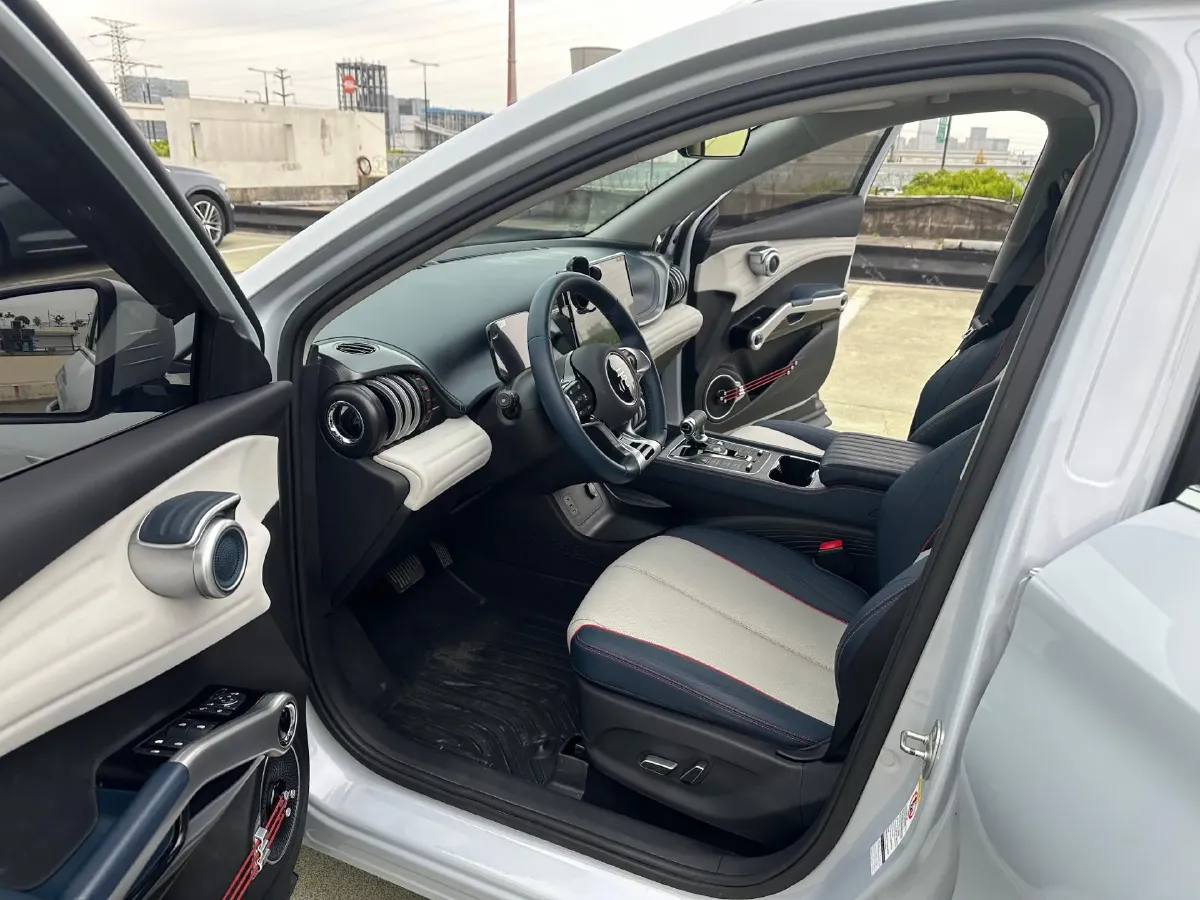 2022 Foton Grand General G7 2.0T 238HP L4 8AT,autocango,china used car exporter,china ev exporter,chinese used car exporter,chinese used ev exporter