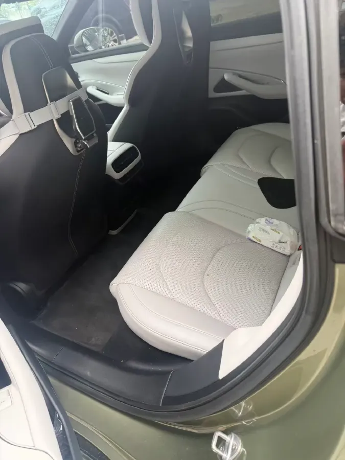 2024 MI SU7 BEV 101KWH,autocango,china used car exporter,china ev exporter,chinese used car exporter,chinese used ev exporter