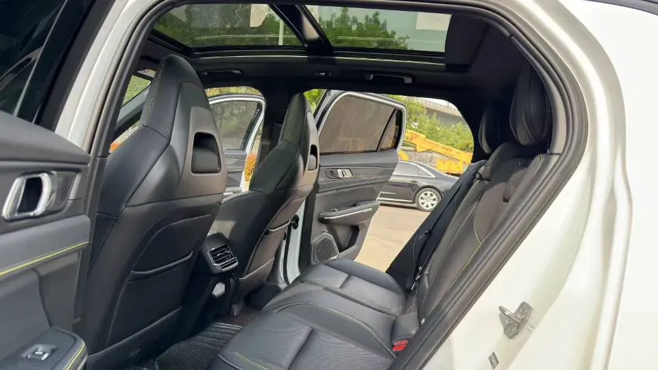 2025 LYNK&CO 01 2.0T 254HP L4 8AT,autocango,china used car exporter,china ev exporter,chinese used car exporter,chinese used ev exporter