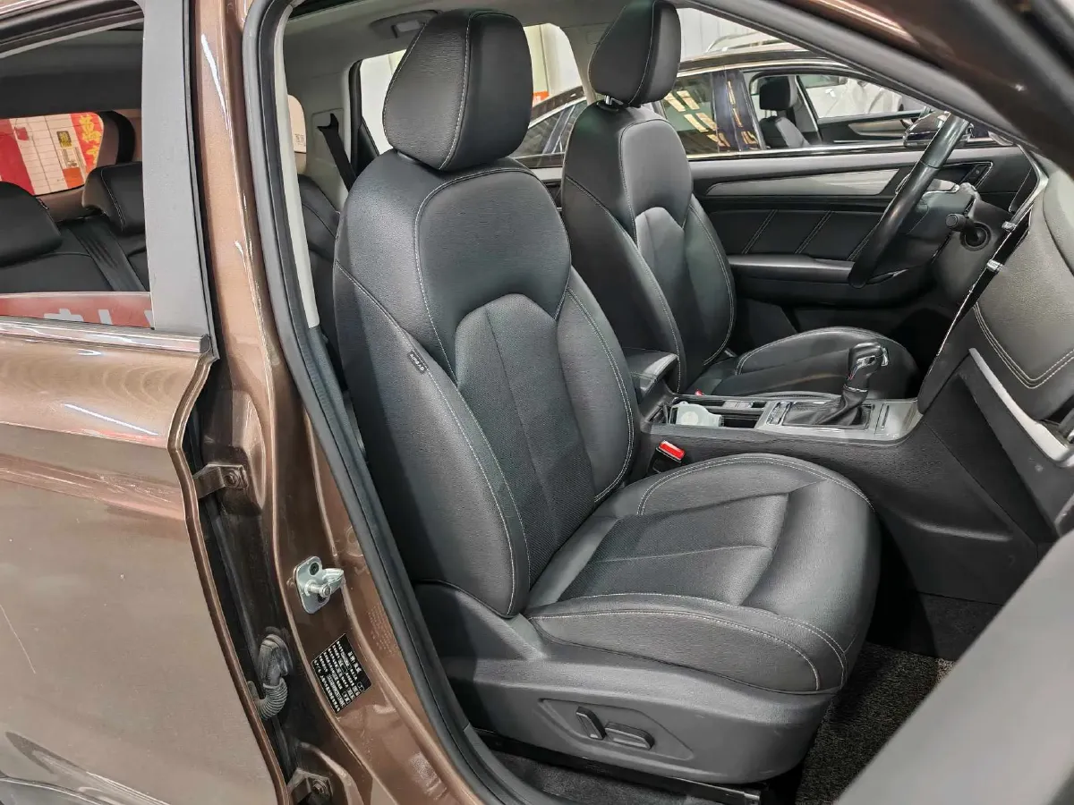 2018 Roewe RX5 2.0T 220HP L4 6DCT,autocango,china used car exporter,china ev exporter,chinese used car exporter,chinese used ev exporter