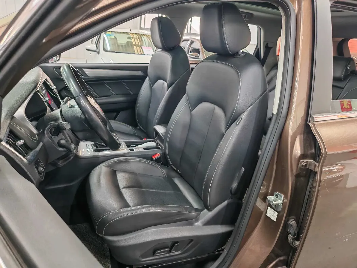 2018 Roewe RX5 2.0T 220HP L4 6DCT,autocango,china used car exporter,china ev exporter,chinese used car exporter,chinese used ev exporter