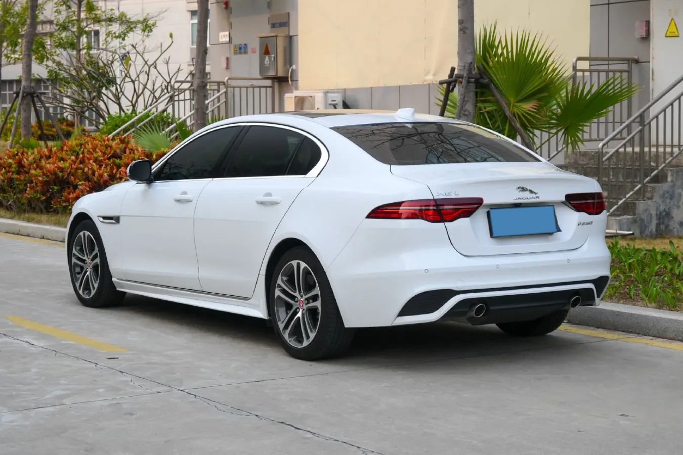 2024 Jaguar XEL 2.0T 250HP L4 8AT,autocango,china used car exporter,china ev exporter,chinese used car exporter,chinese used ev exporter