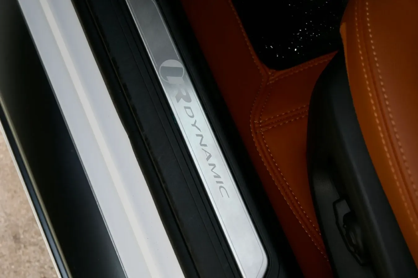 2024 Jaguar XEL 2.0T 250HP L4 8AT,autocango,china used car exporter,china ev exporter,chinese used car exporter,chinese used ev exporter