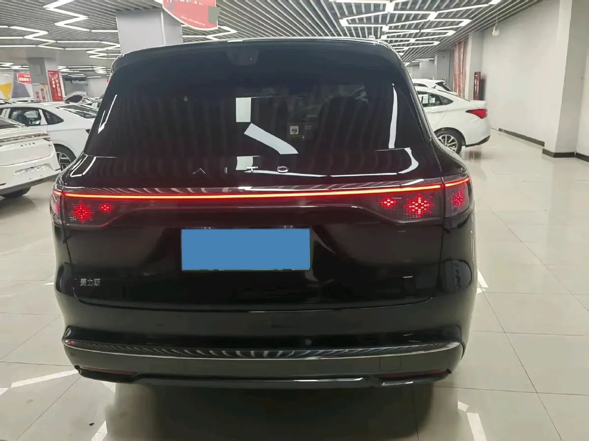 2025 AITO AITO M8 REEV 160HP REEV 53.4KWH,autocango,china used car exporter,china ev exporter,chinese used car exporter,chinese used ev exporter