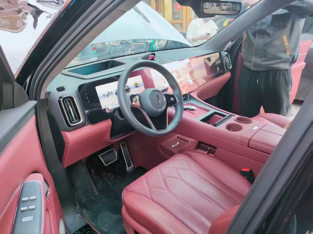 2025 AITO AITO M8 REEV 160HP REEV 53.4KWH,autocango,china used car exporter,china ev exporter,chinese used car exporter,chinese used ev exporter