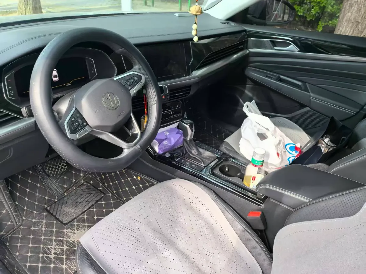 2025 Volkswagen Passat 2.0T 220HP L4 7DCT,autocango,china used car exporter,china ev exporter,chinese used car exporter,chinese used ev exporter