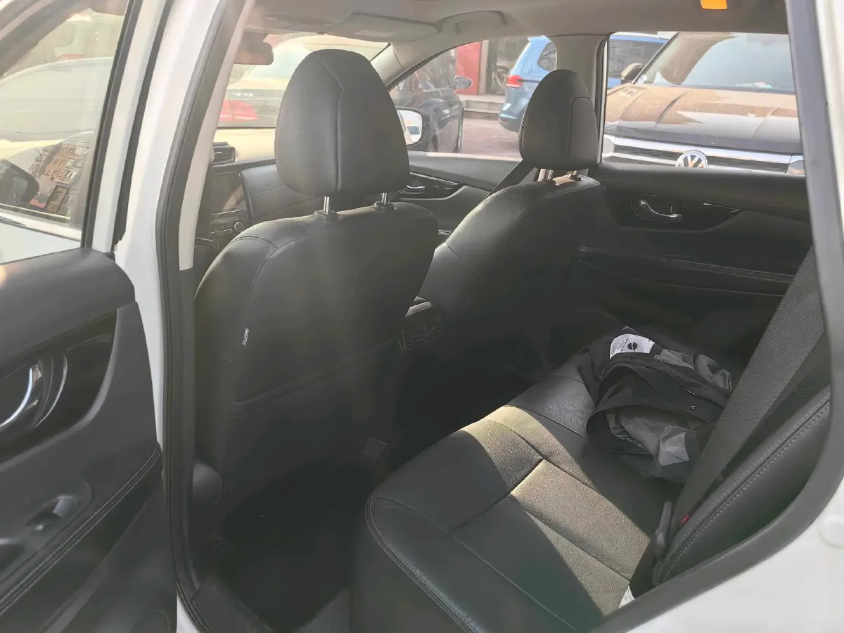 2019 Nissan X-Trail 2.0L 154HP L4 CVT,autocango,china used car exporter,china ev exporter,chinese used car exporter,chinese used ev exporter